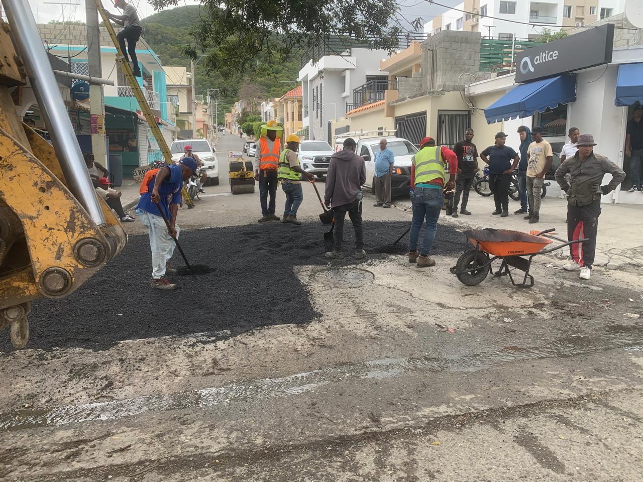 Alcaldía de San José de Ocoa avanza con plan de asfaltado y ordenamiento vial